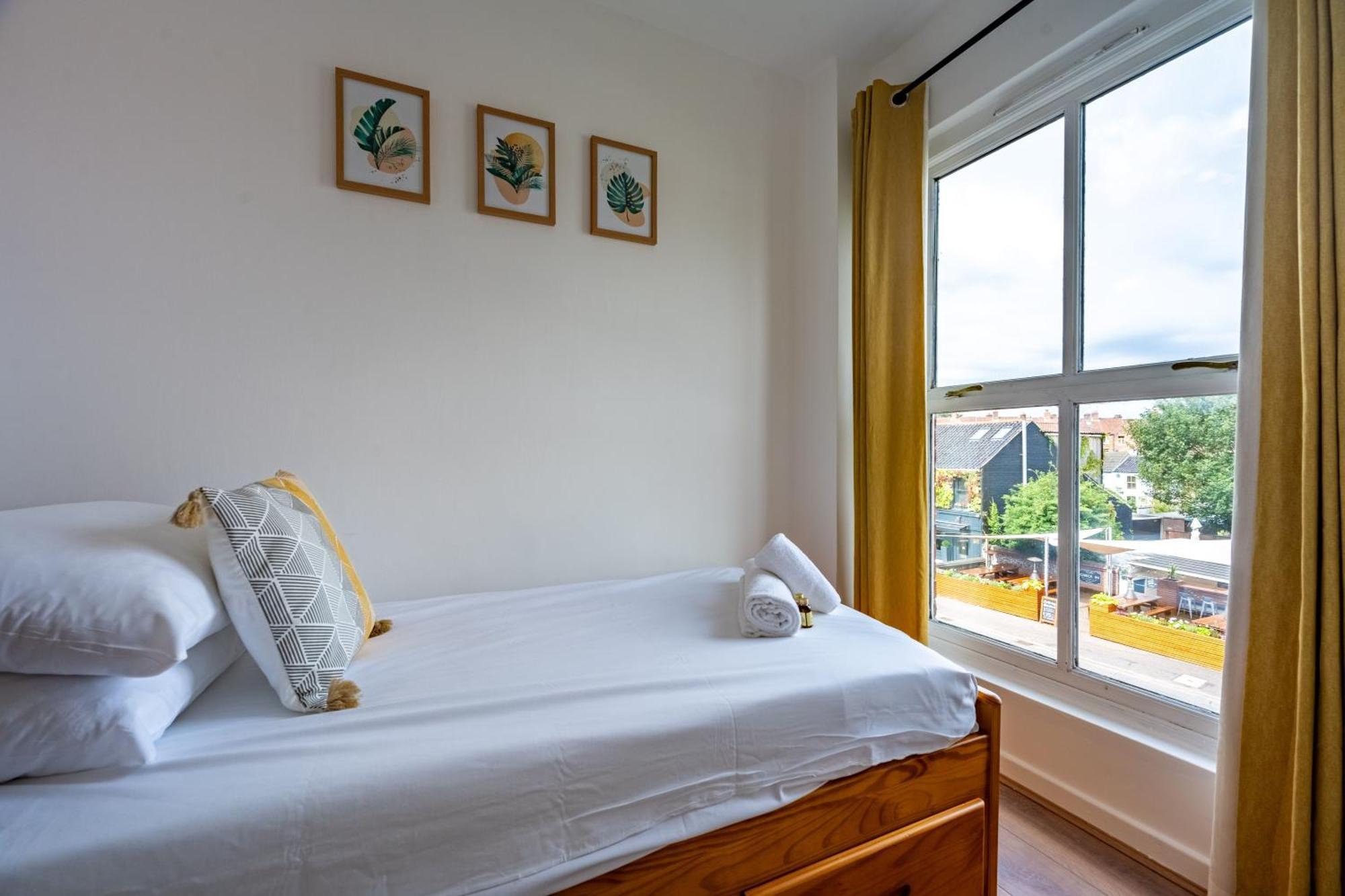 Swift Host Golden Triangle 2 Bed With Parking Apartment นอร์ริช ภายนอก รูปภาพ