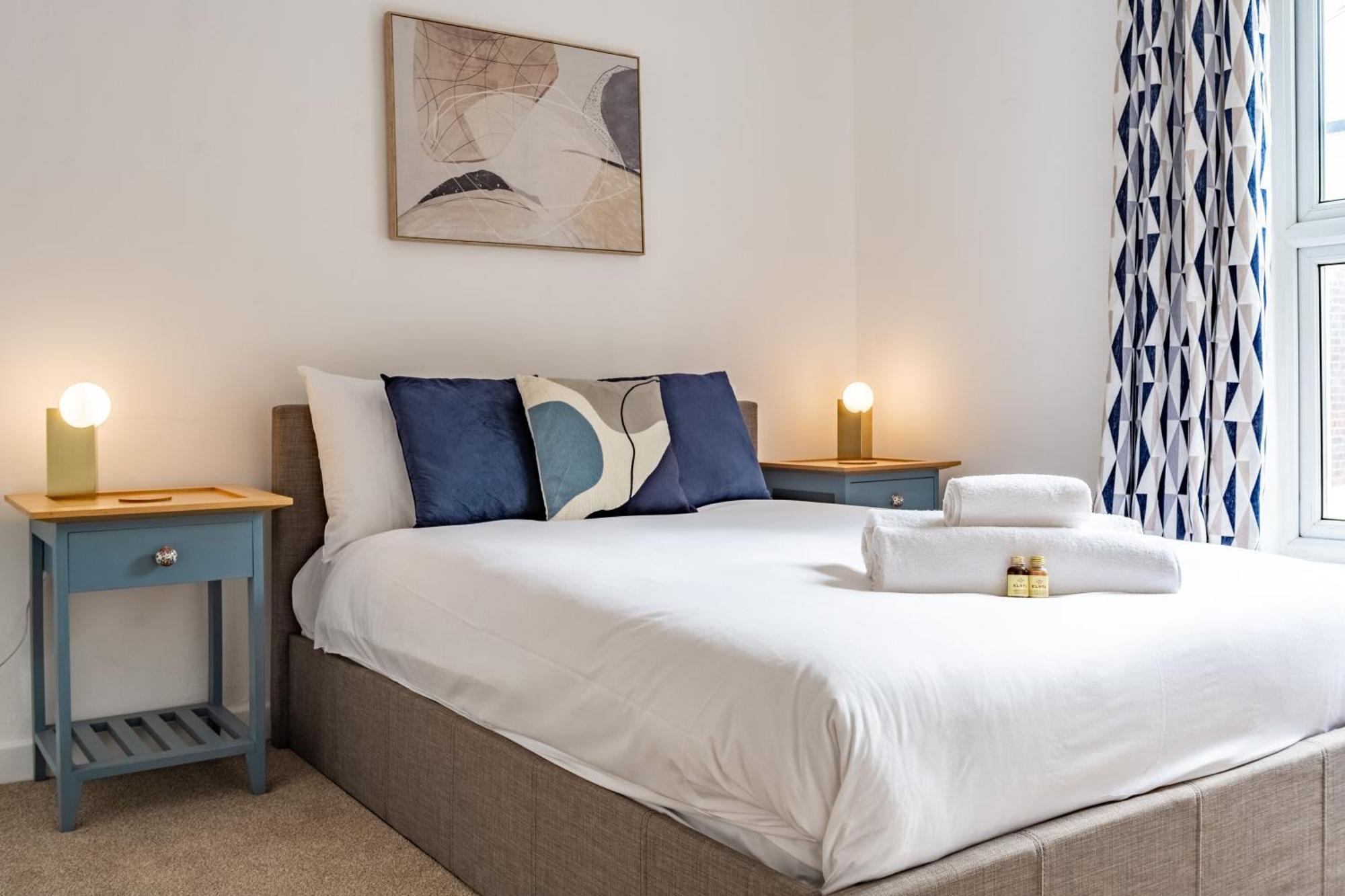 Swift Host Golden Triangle 2 Bed With Parking Apartment นอร์ริช ภายนอก รูปภาพ
