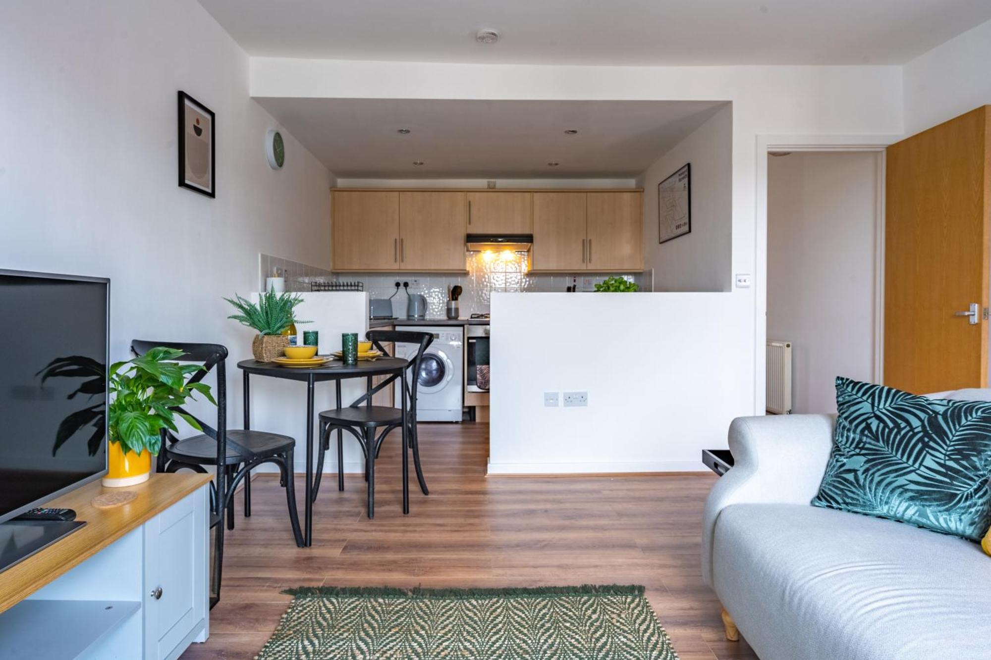 Swift Host Golden Triangle 2 Bed With Parking Apartment นอร์ริช ภายนอก รูปภาพ