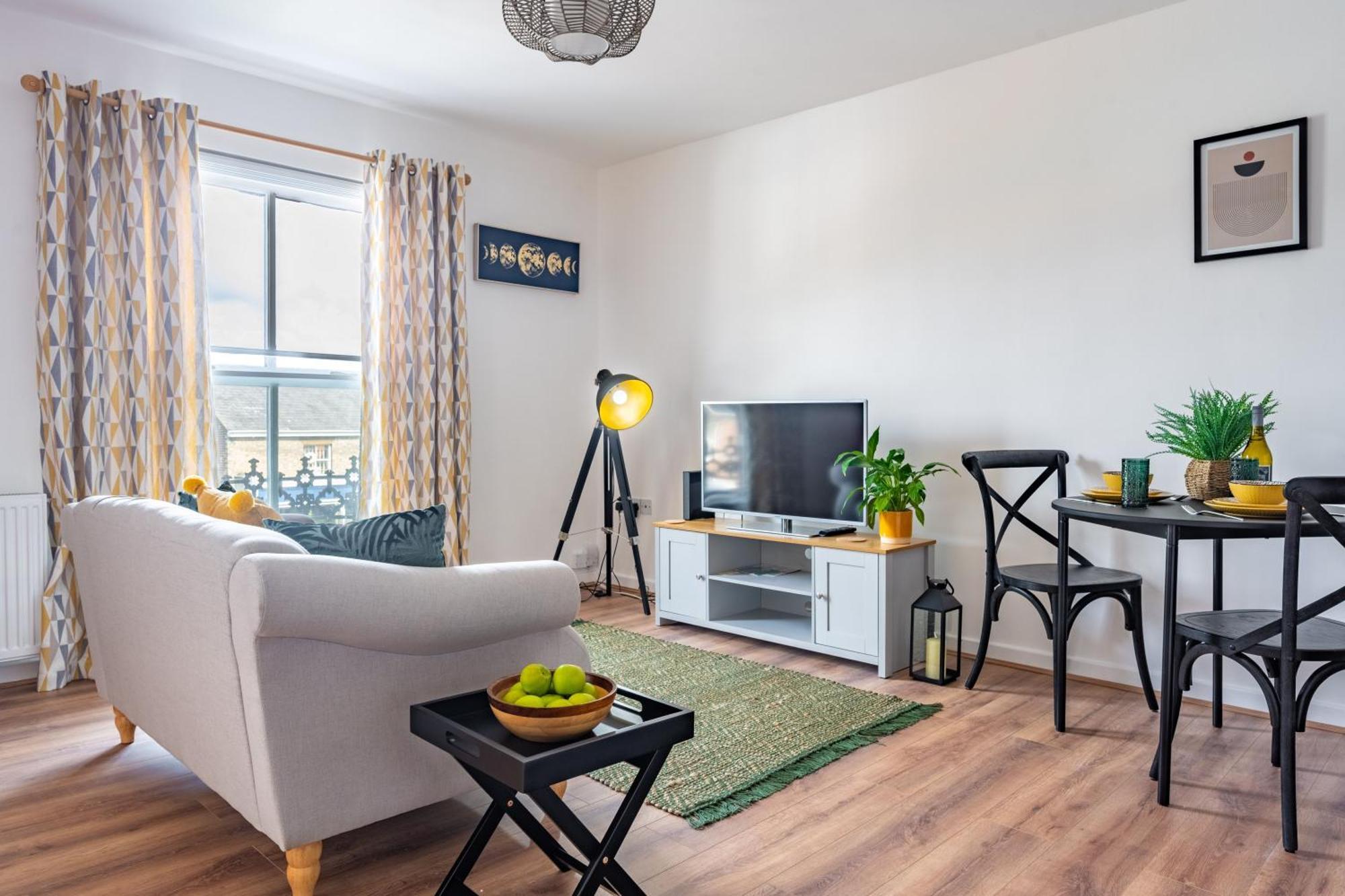 Swift Host Golden Triangle 2 Bed With Parking Apartment นอร์ริช ภายนอก รูปภาพ